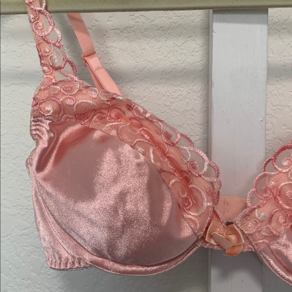 Victoria’s Secret Pink Satin Lace Trim Bra - Picture 2 of 5